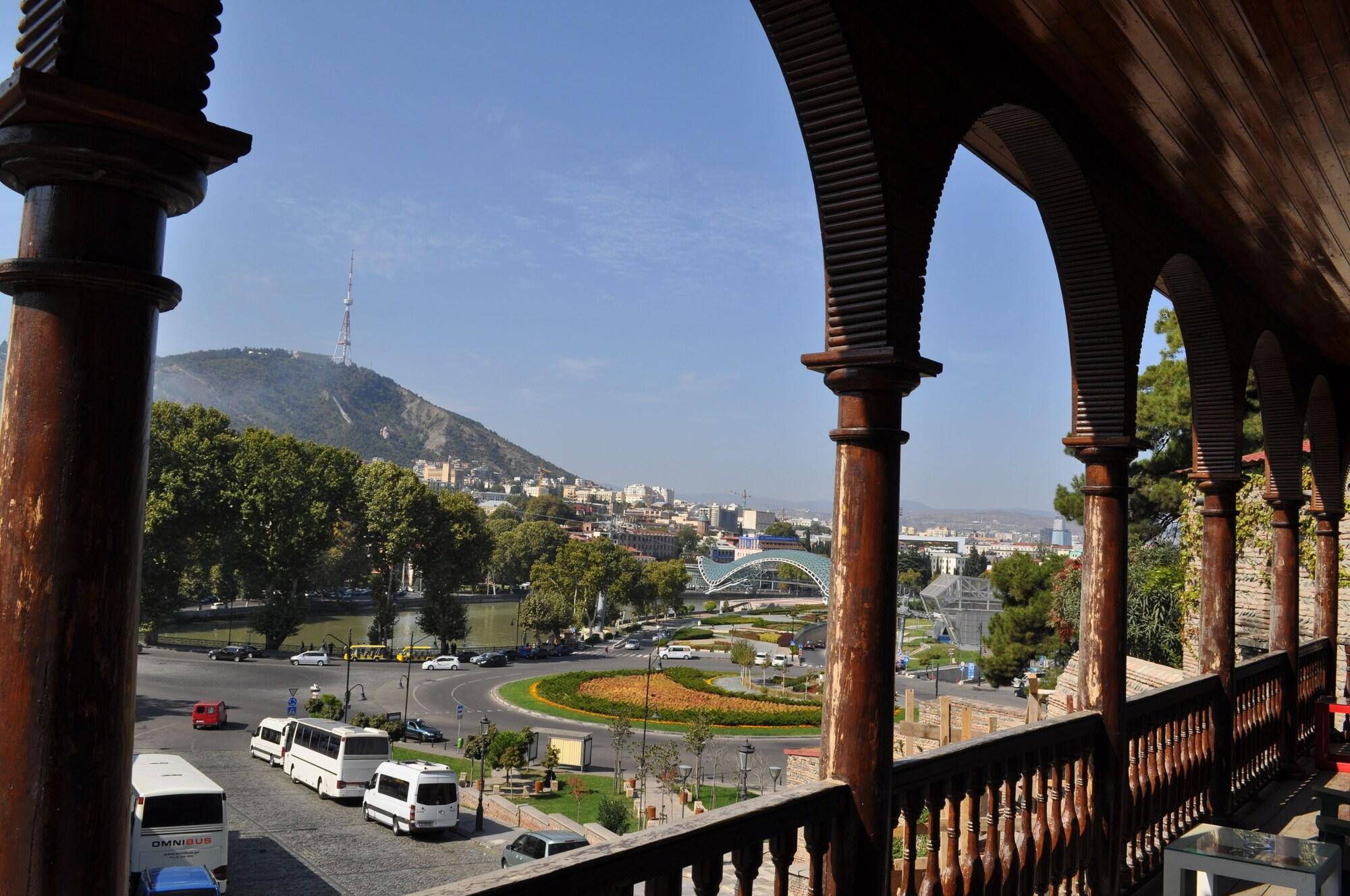 Tiflis Metekhi Hotel Exterior photo