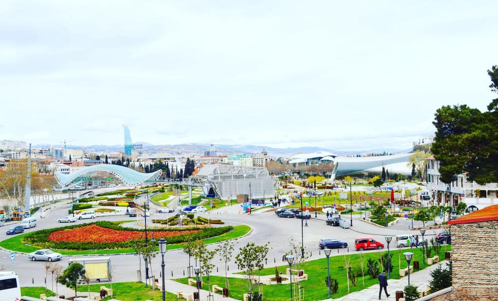 Tiflis Metekhi Hotel Exterior photo