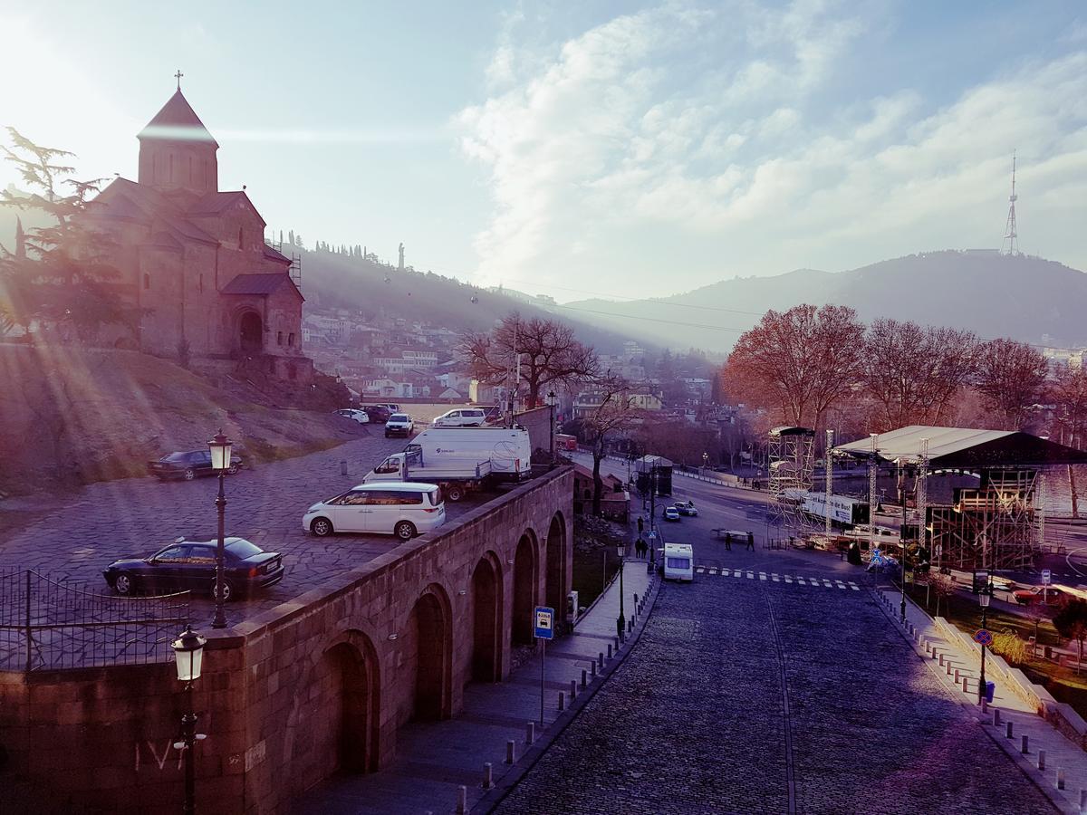 Tiflis Metekhi Hotel Exterior photo