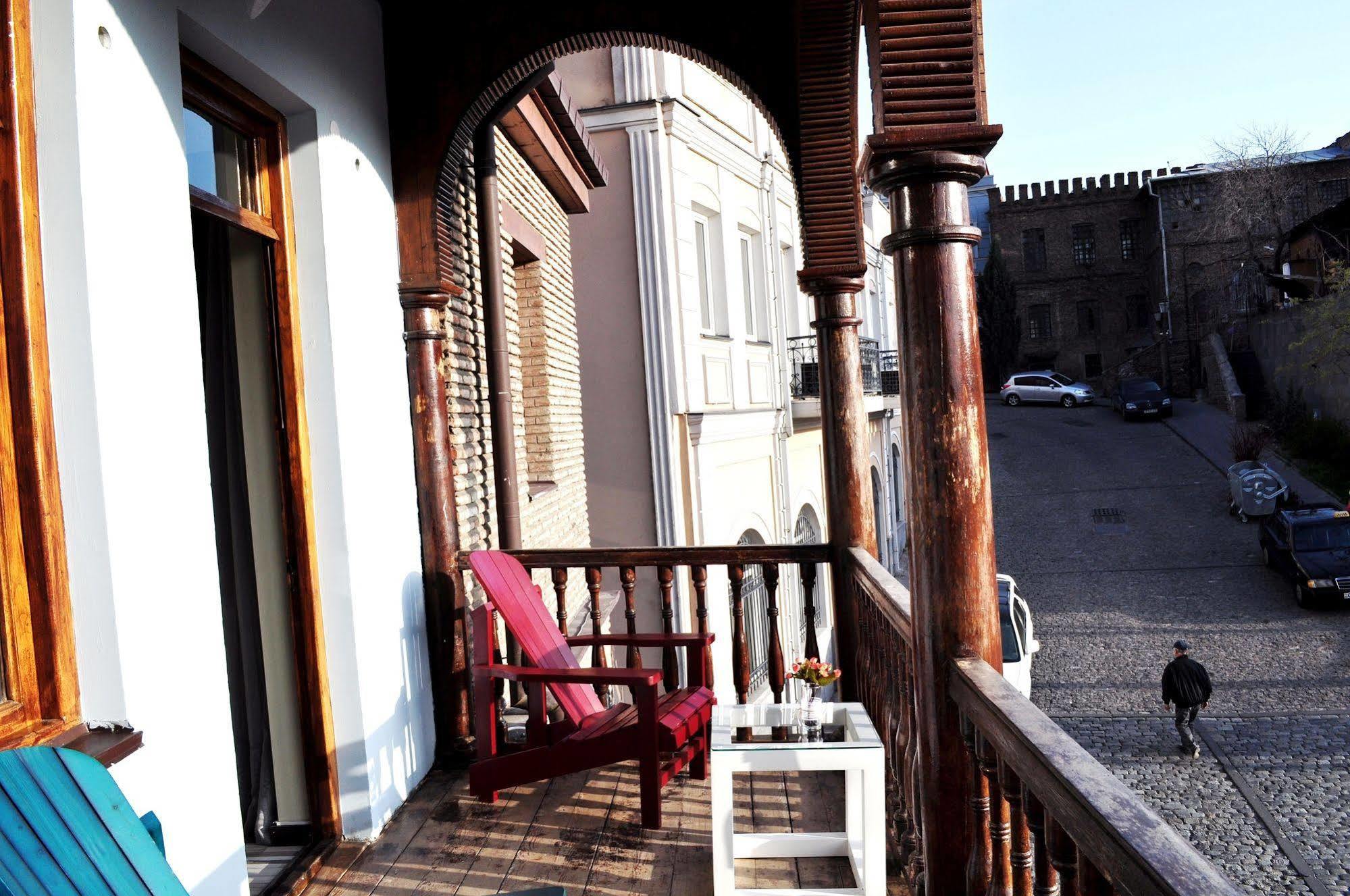 Tiflis Metekhi Hotel Exterior photo